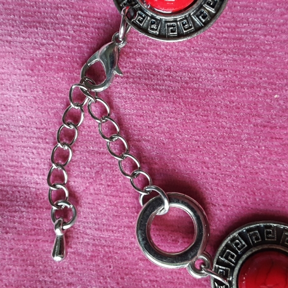 RED/Black Striated Medallion Bracelet - Picture 3 of 6